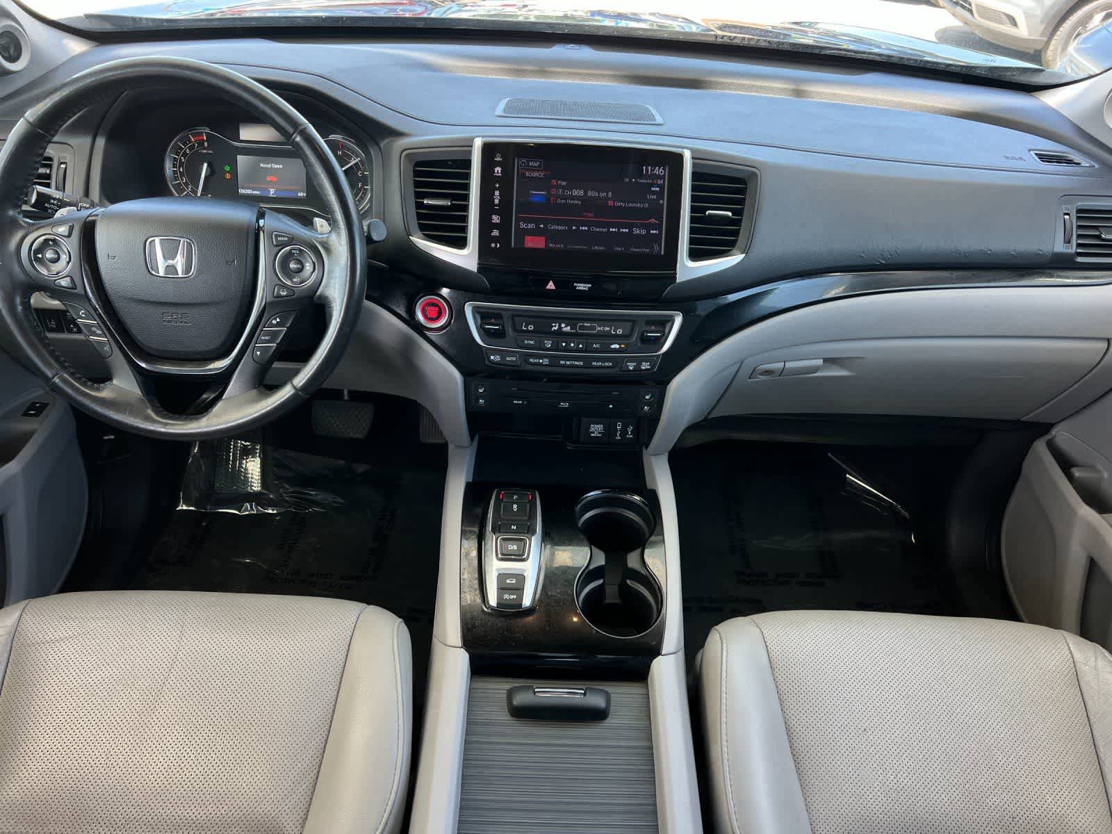 Used 2017 Honda Pilot Elite video 4