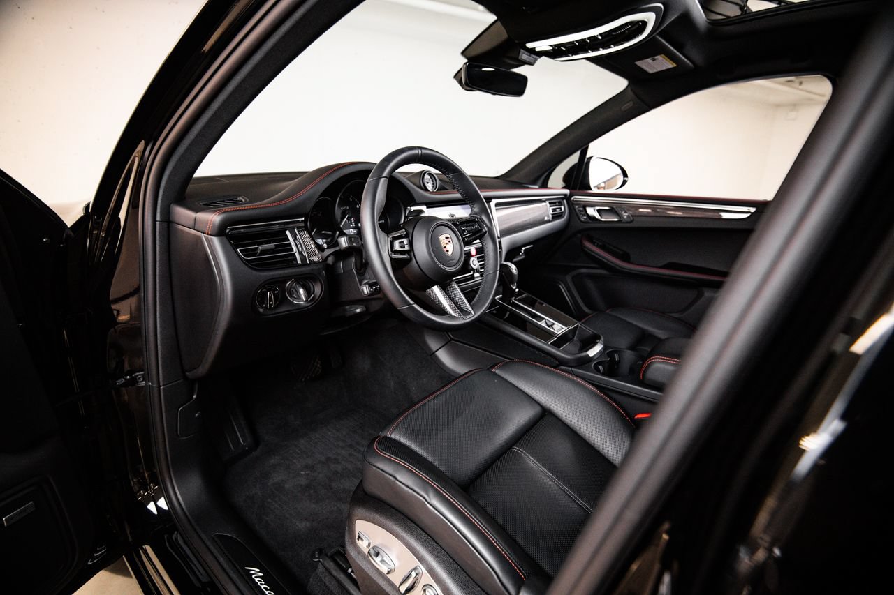 Certified 2026 Porsche Macan GTS AWD/4WD image 4