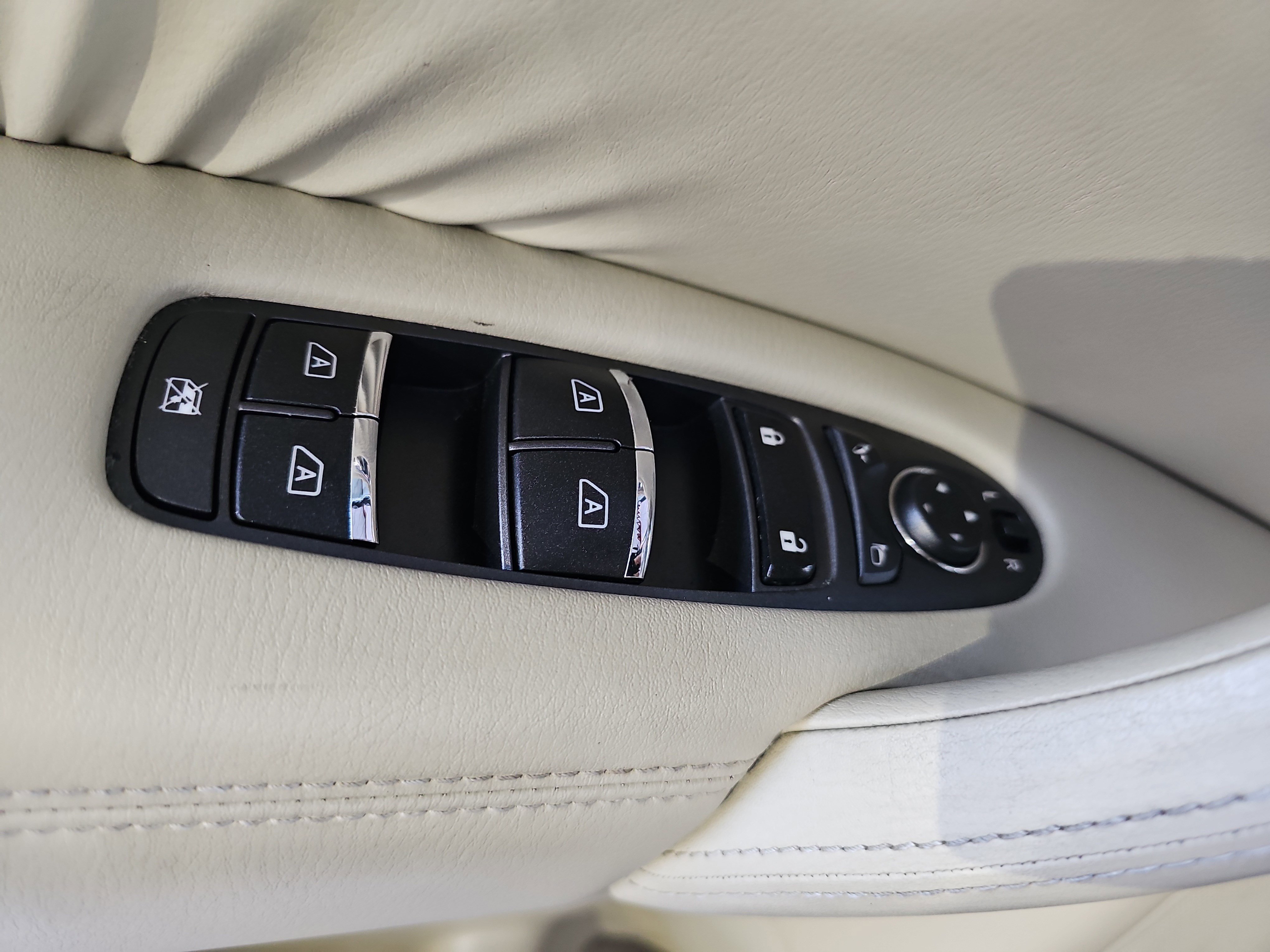 Used 2015 INFINITI QX80 2WD w/ 22" Wheel Package image 30
