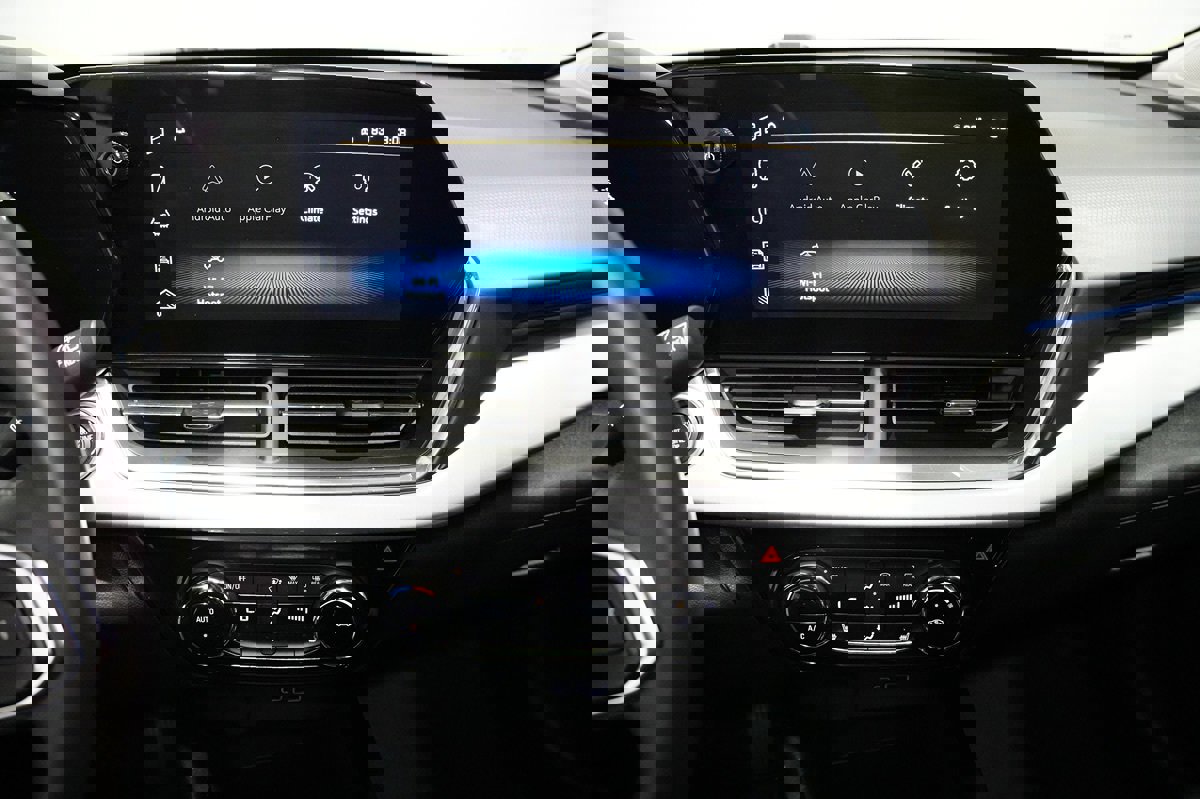 Used 2025 Chevrolet Trax LT w/ LT Convenience Package FWD image 13