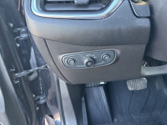 Used 2021 Chevrolet Equinox LT image 19