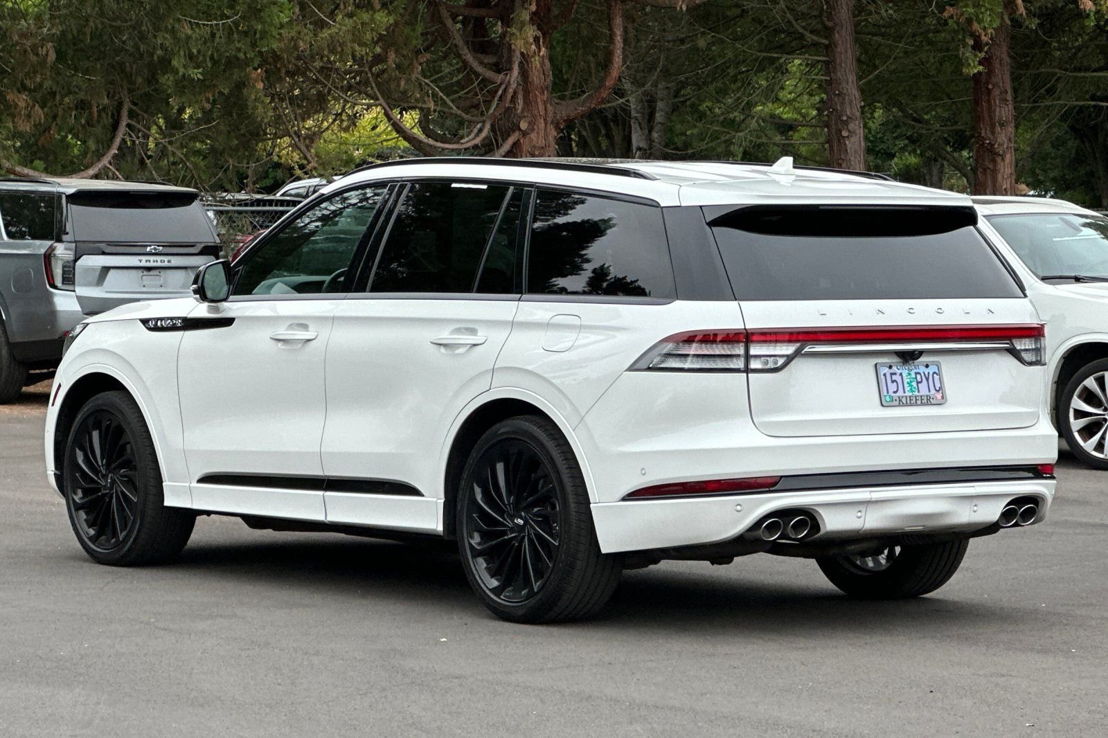 Used 2023 Lincoln Aviator Reserve w/ Equipment Group 201A RWD image 6