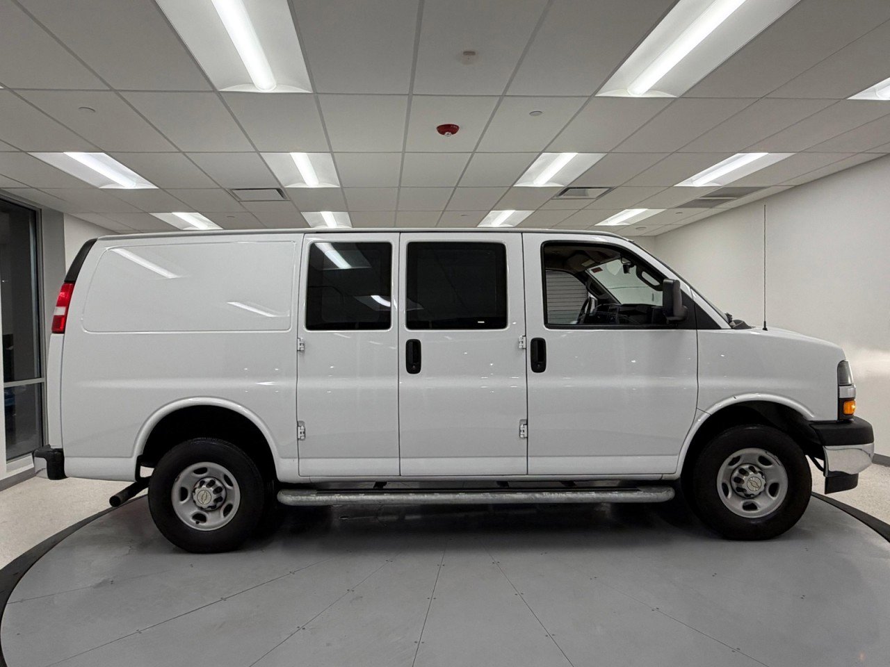 Used 2023 Chevrolet Express 2500 w/ Driver Convenience Package image 7