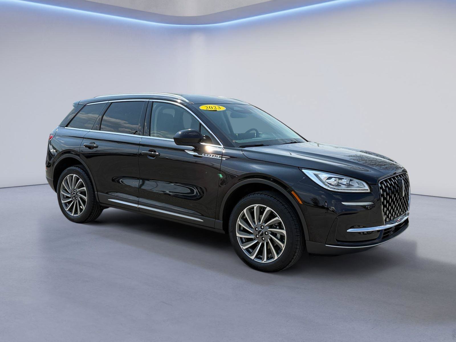 Used 2023 Lincoln Corsair Reserve image 1