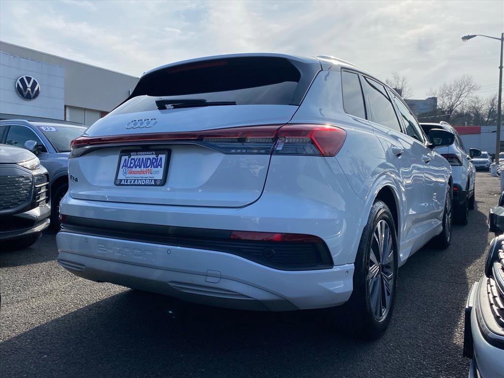 Used 2023 Audi Q4 e-tron Premium Plus w/ Premium Plus image 3