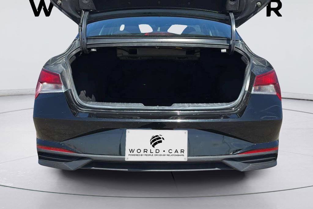 Used 2021 Hyundai Elantra SEL FWD image 12