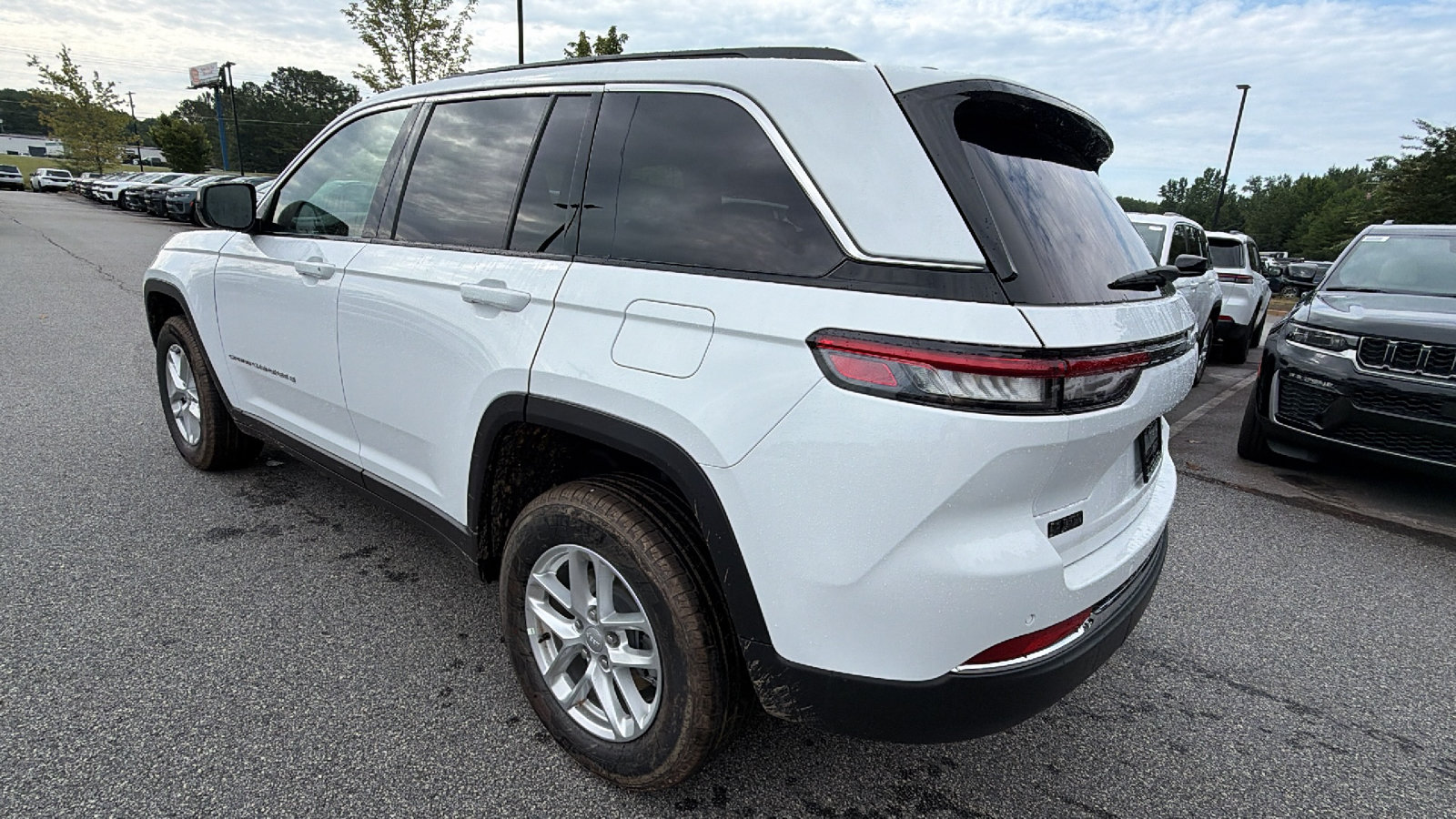 New 2026 Jeep Grand Cherokee Laredo RWD image 10
