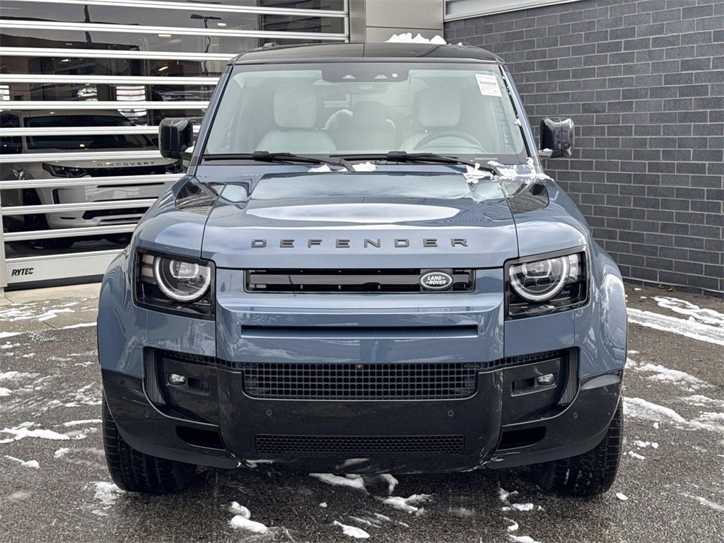 New 2026 Land Rover Defender 110 X-Dynamic SE image 2