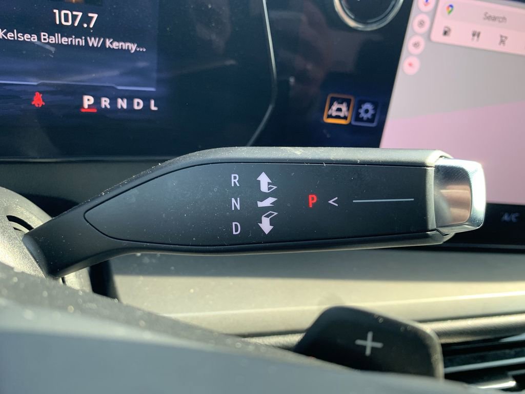 Used 2025 Chevrolet Traverse LT image 21