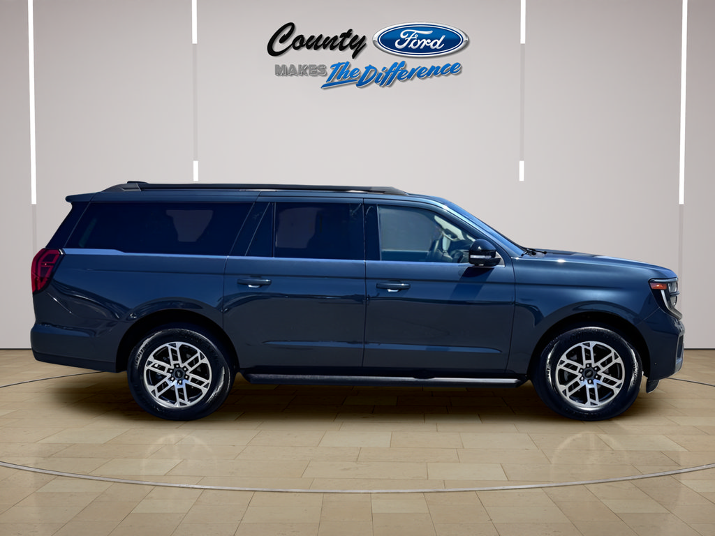 Used 2025 Ford Expedition Max Active RWD image 5