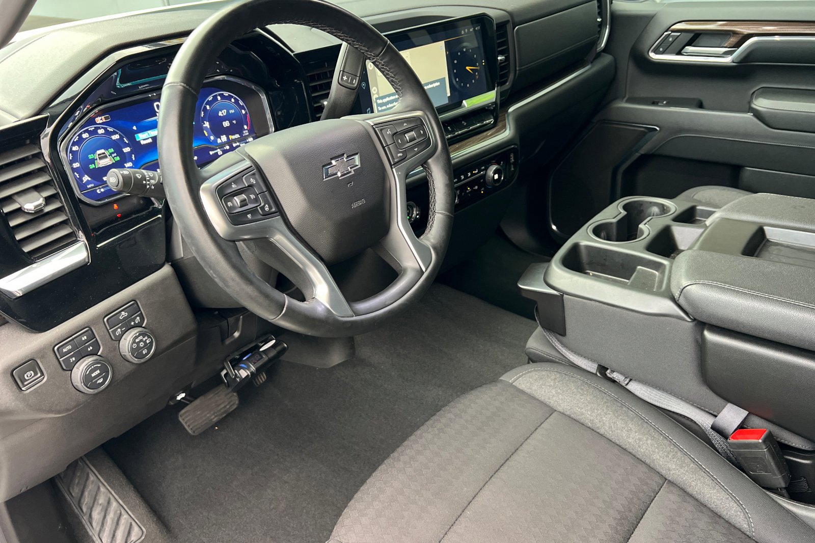 Used 2024 Chevrolet Silverado 1500 RST w/ Z71 Off-Road Package image 10