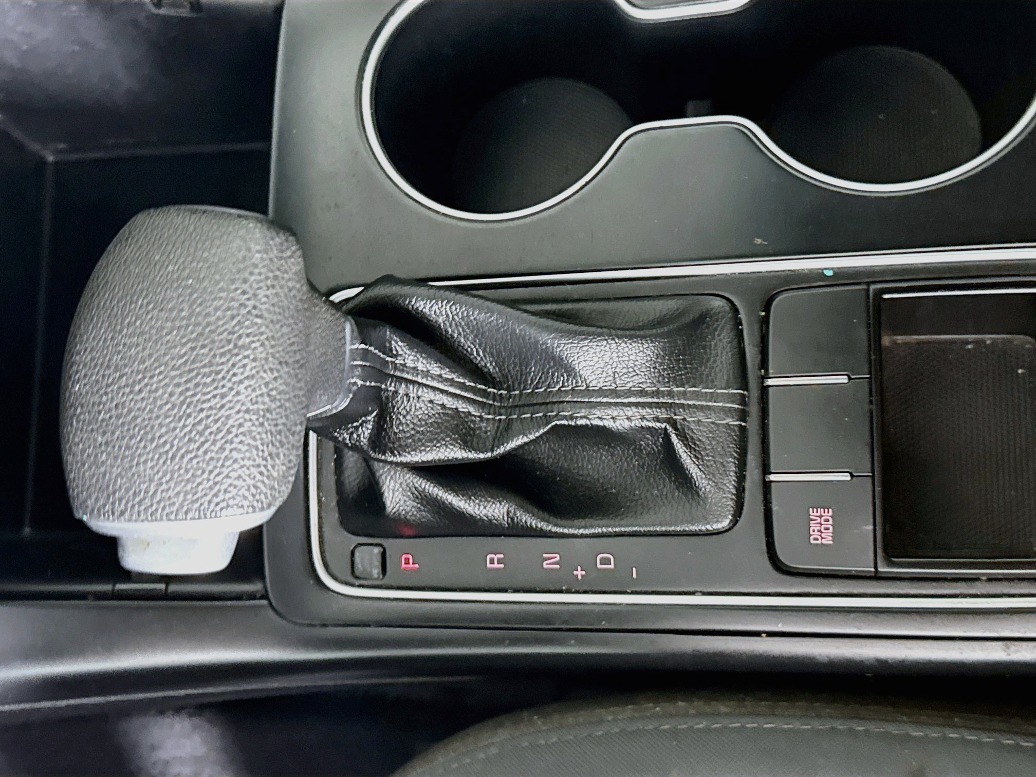 Used 2020 Kia Sorento LX FWD image 19