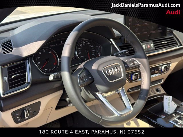 Used 2023 Audi Q5 2.0T Premium w/ Convenience Package AWD/4WD image 10
