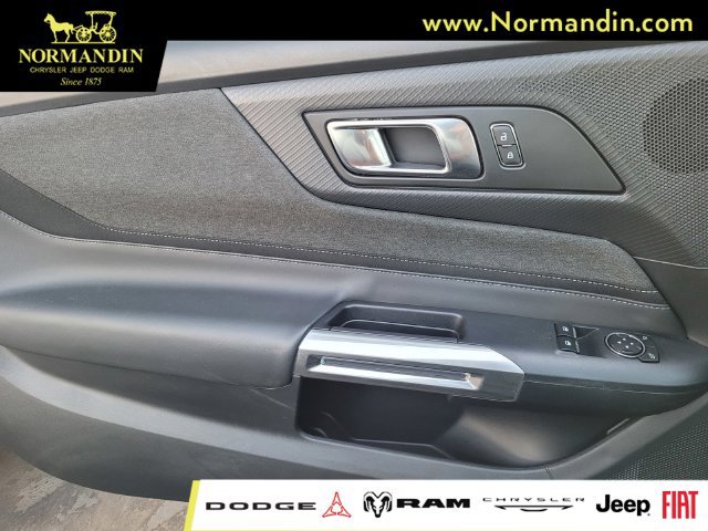 Used 2024 Ford Mustang Coupe RWD image 15