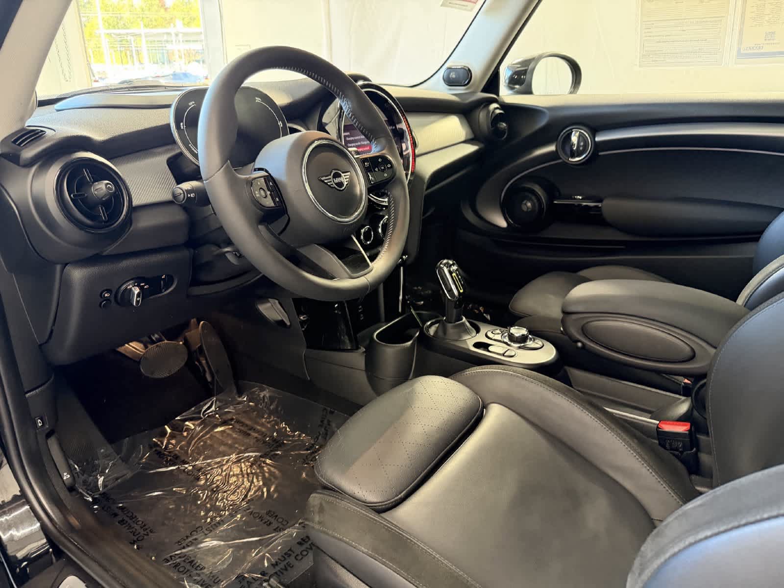 Used 2024 MINI Cooper SE FWD image 10