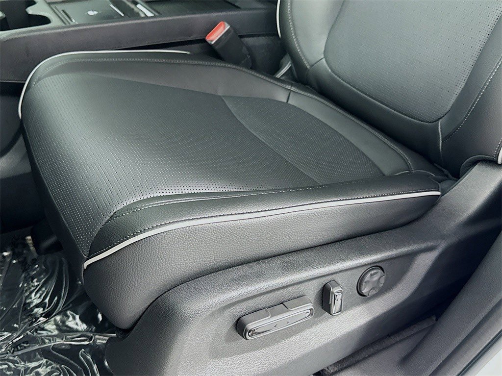 Certified 2026 Honda Odyssey Elite image 30