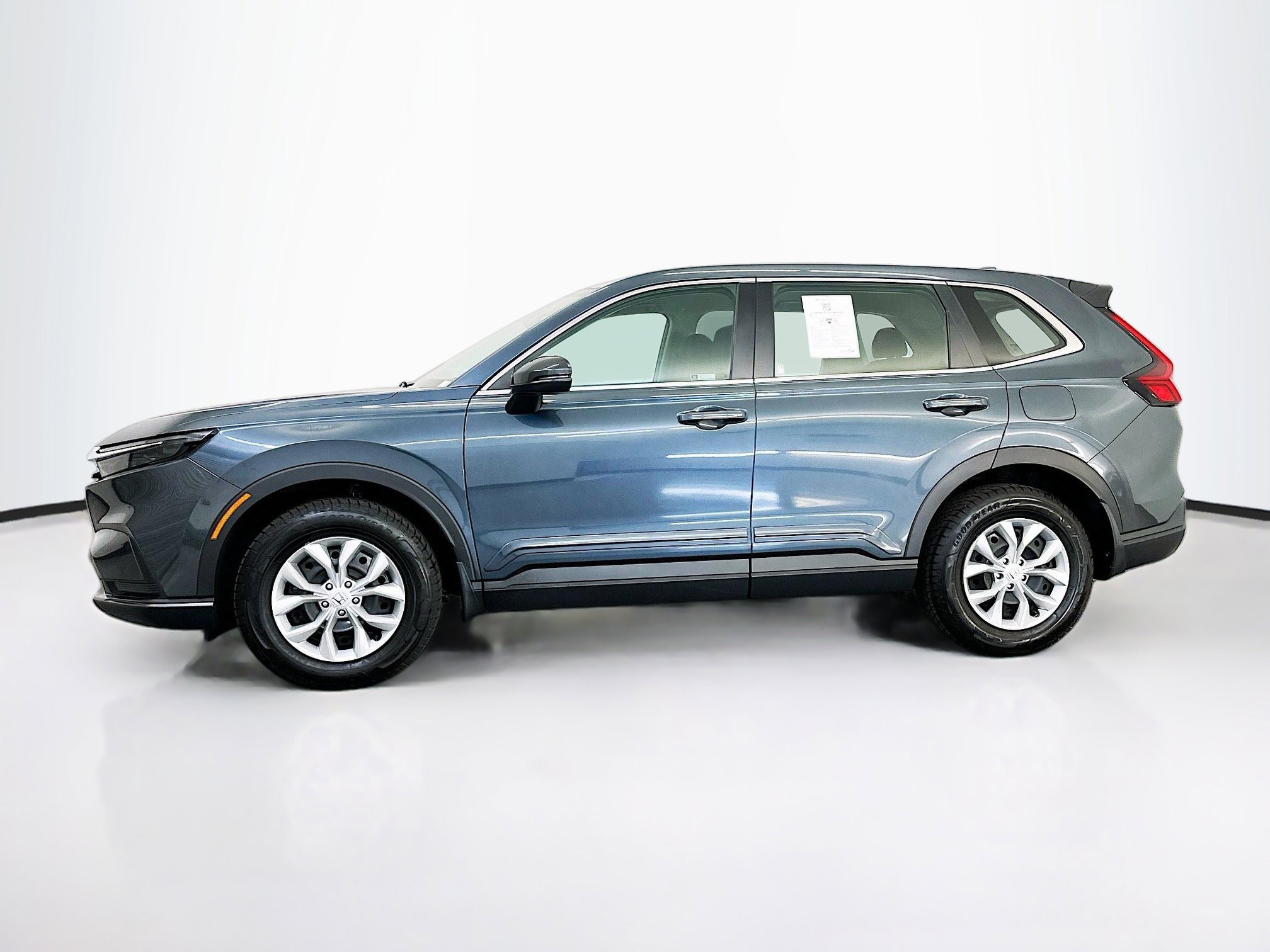 Used 2023 Honda CR-V LX image 4