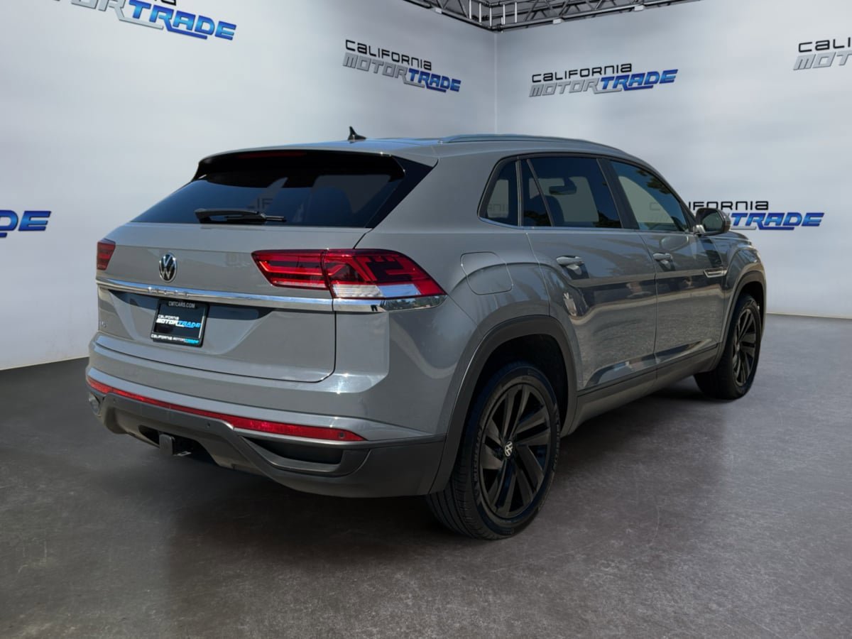 Used 2023 Volkswagen Atlas Cross Sport SE w/ Black Wheel Package FWD image 5