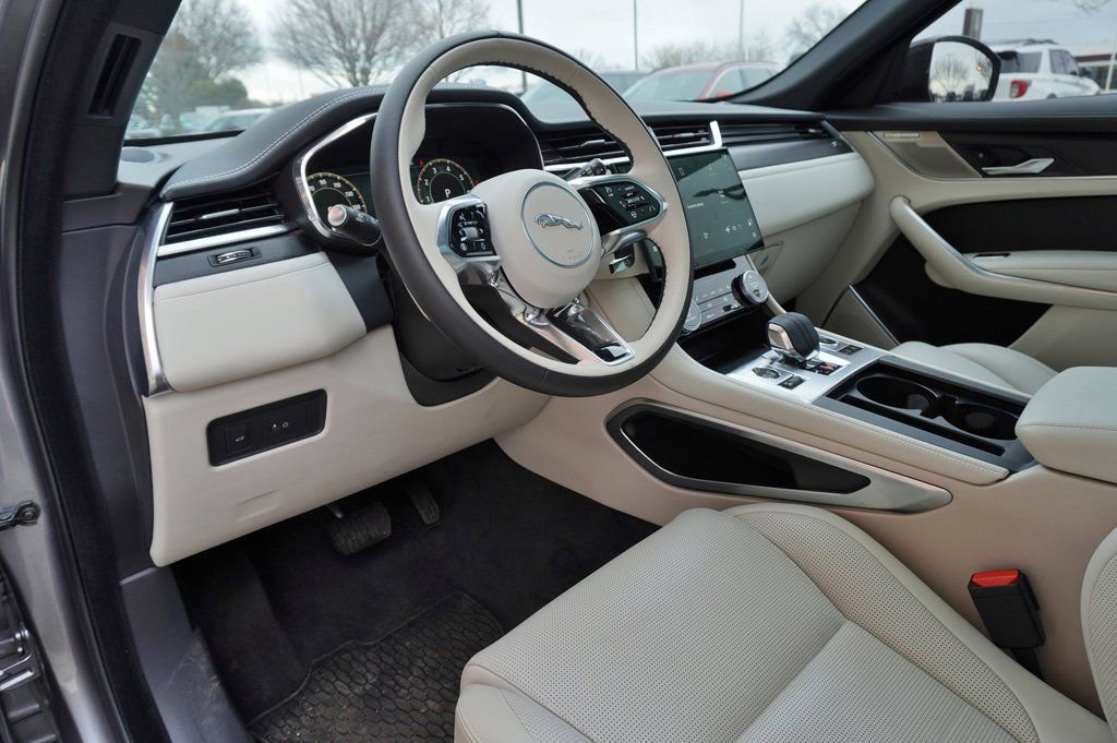 Used 2025 Jaguar F-PACE R-Dynamic S AWD/4WD image 12