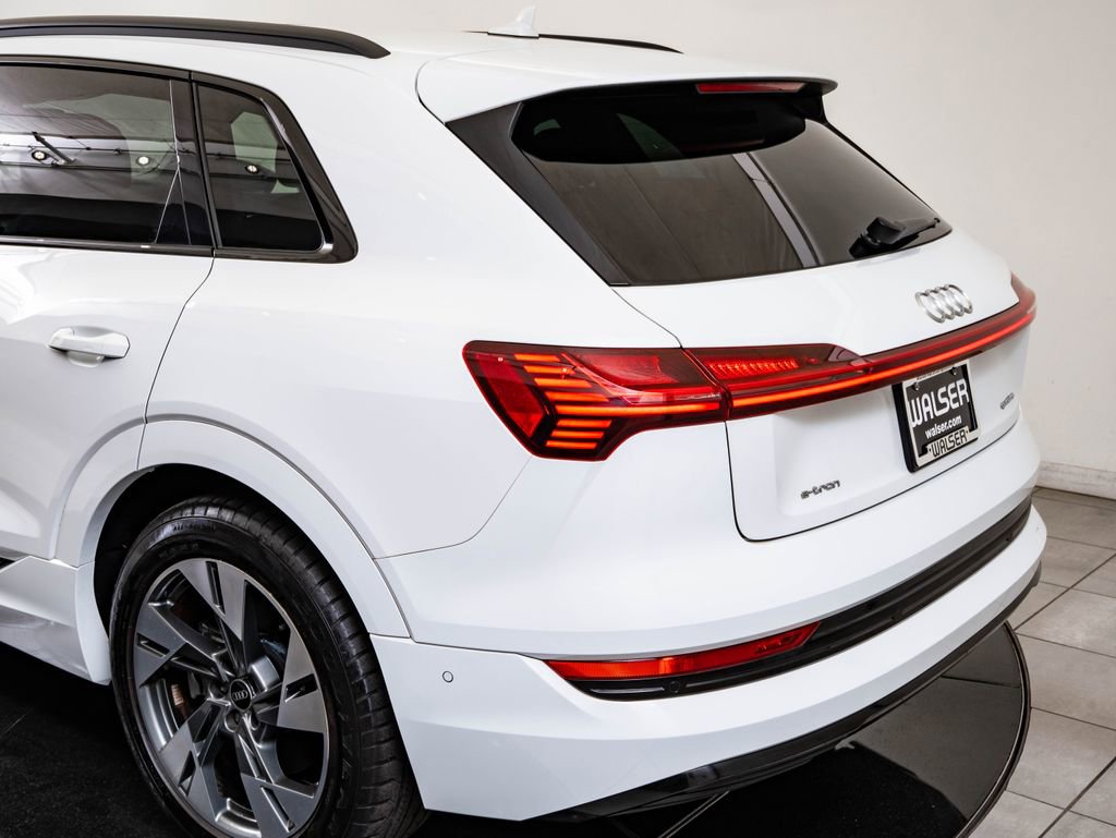 Used 2021 Audi e-tron Premium w/ Convenience Plus Package AWD/4WD image 19