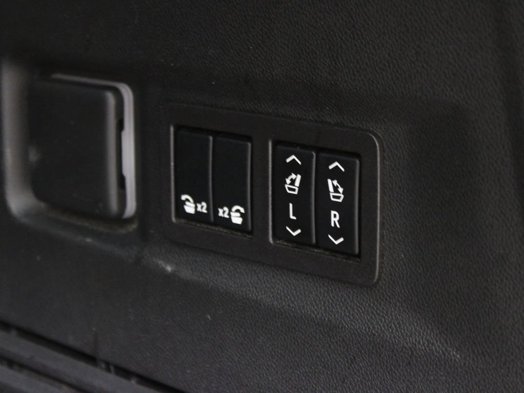 Used 2023 GMC Yukon Denali Ultimate AWD/4WD image 49
