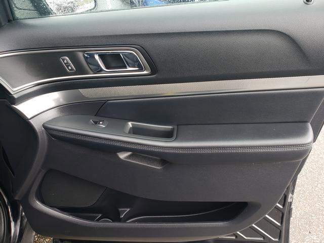 Used 2019 Ford Explorer XLT image 18