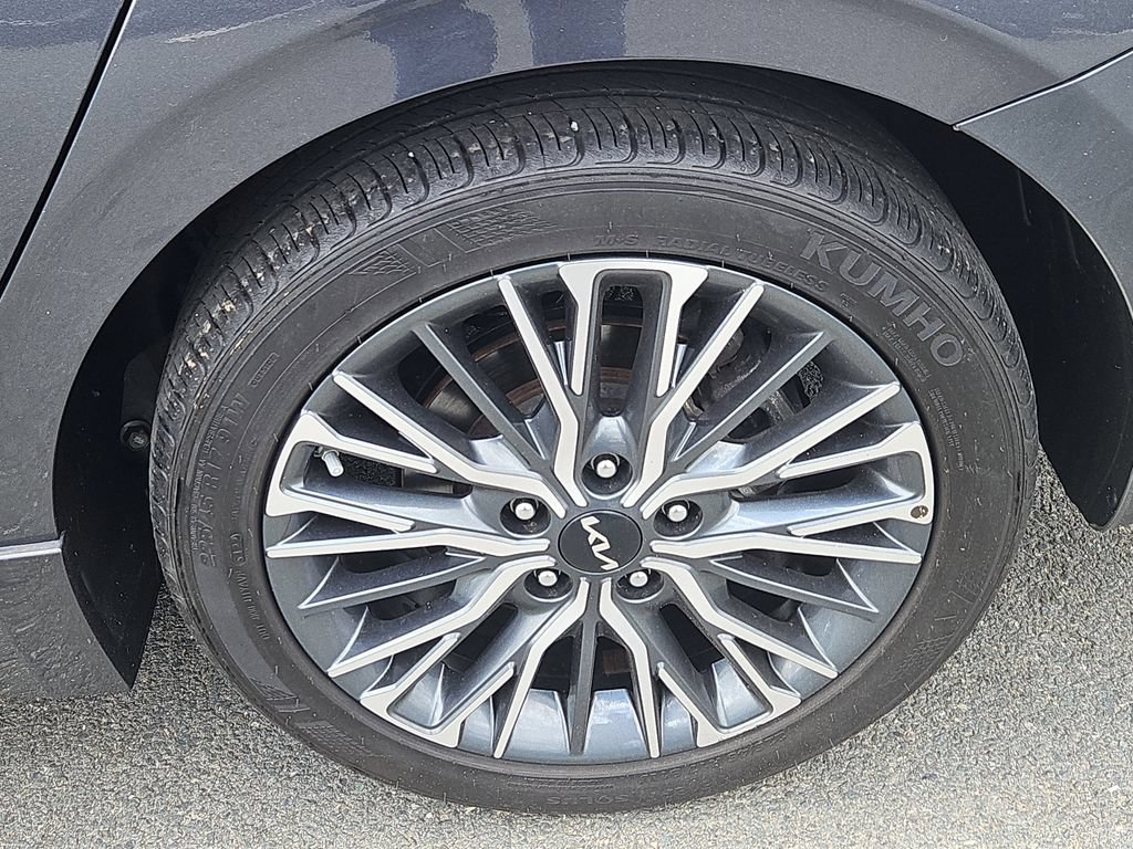Used 2023 Kia Forte GT-Line w/ GT-Line Technology Package FWD image 8