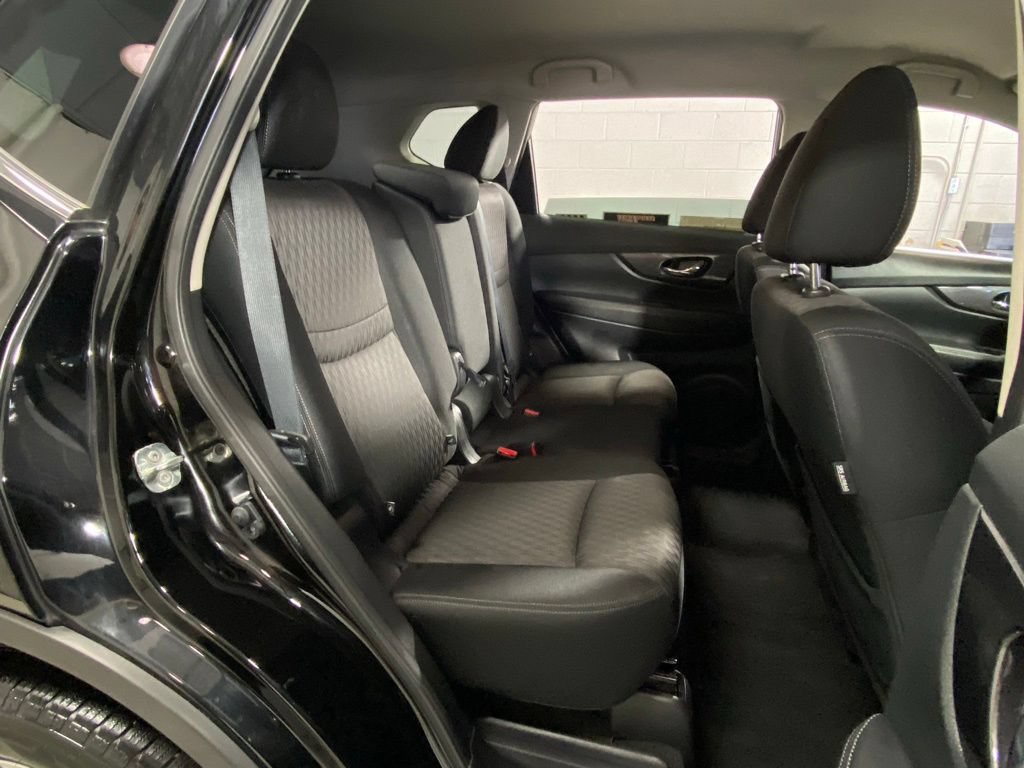 Used 2018 Nissan Rogue SV w/ Premium Package AWD/4WD image 30