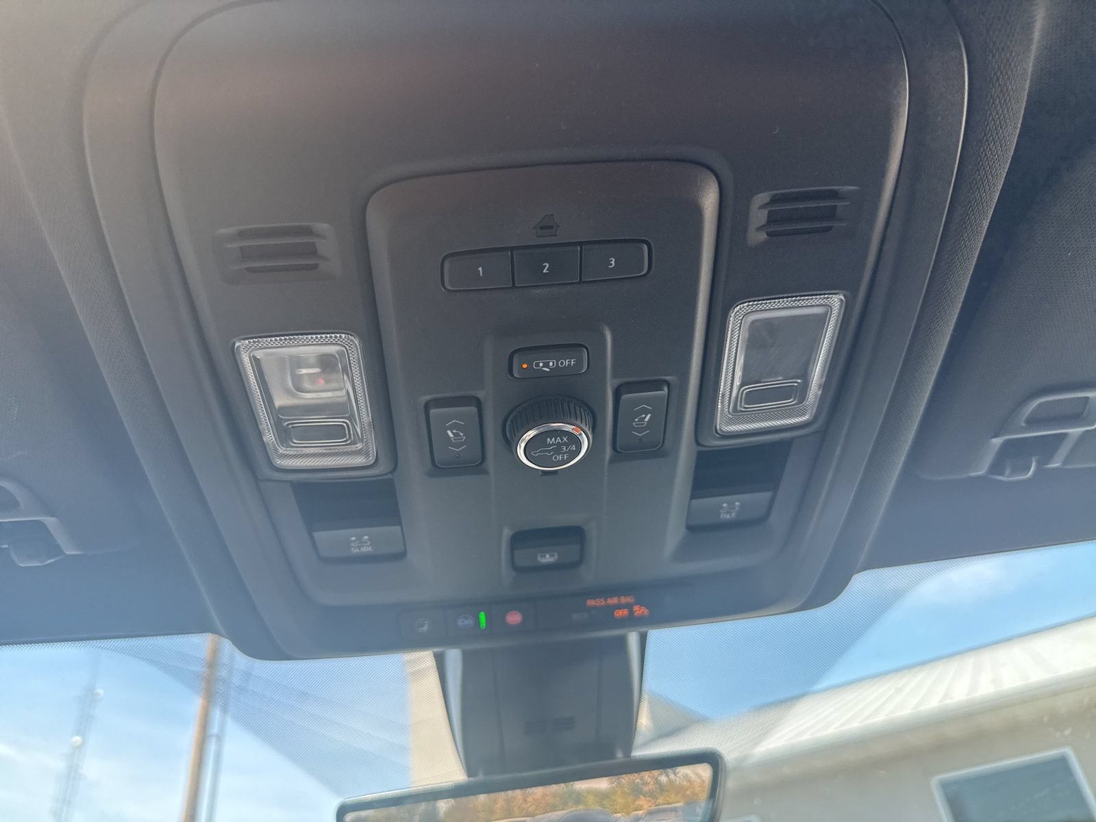Used 2021 Chevrolet Tahoe Premier AWD/4WD image 24
