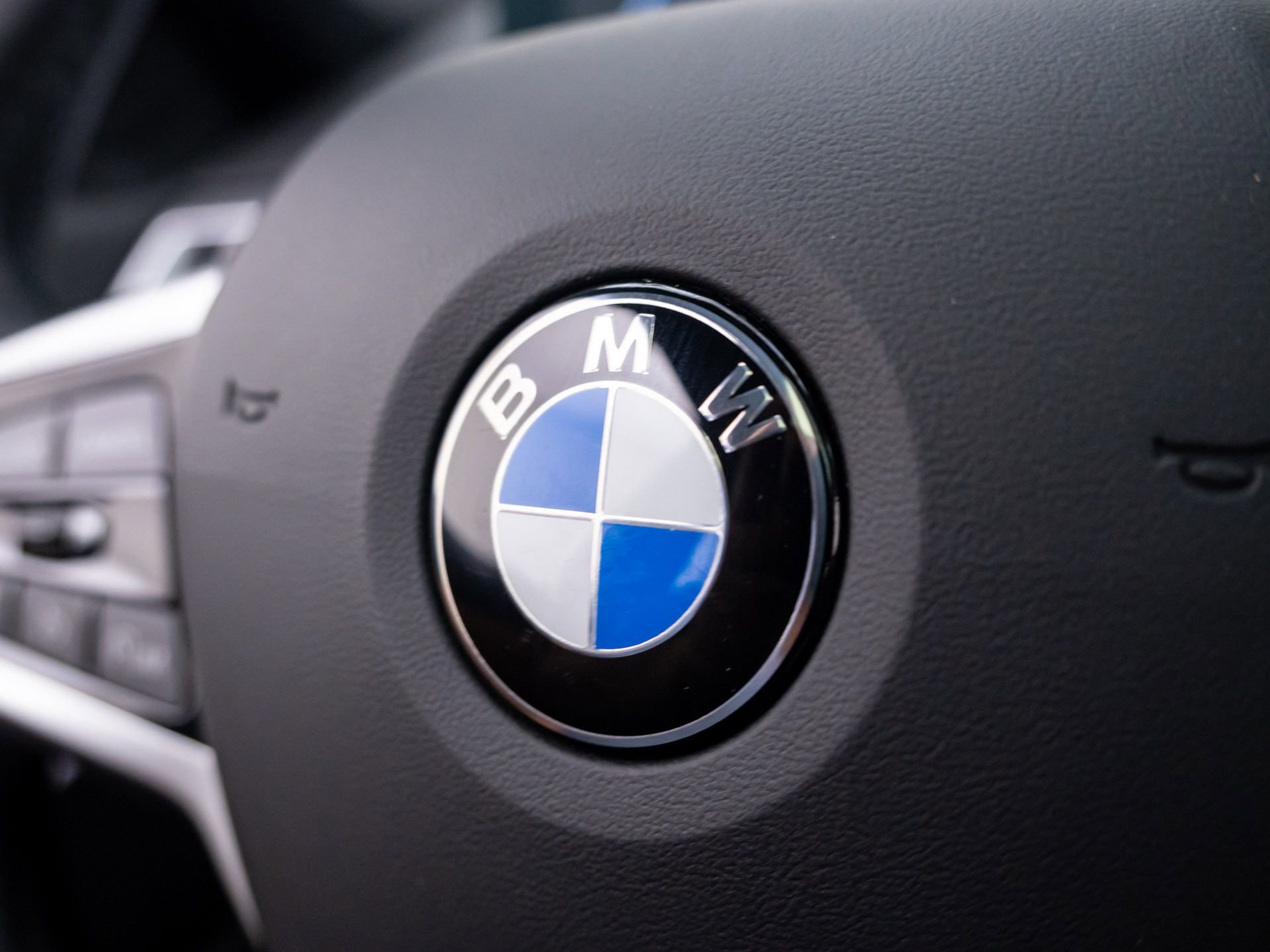 Certified 2025 BMW 330i xDrive Sedan AWD/4WD image 22