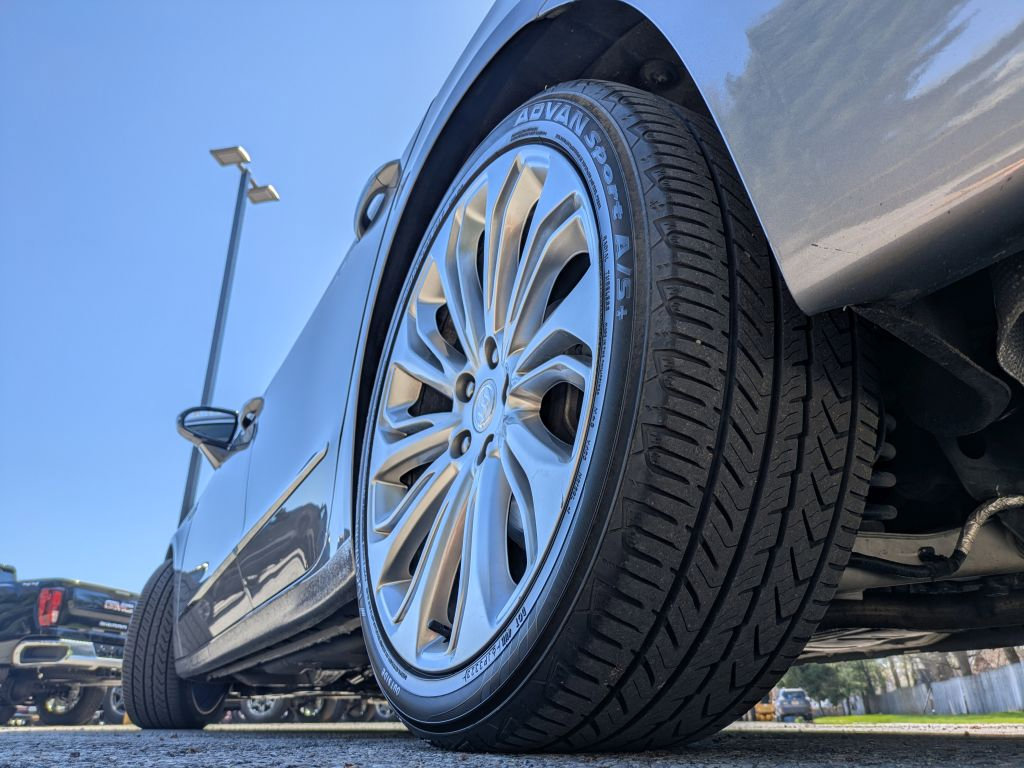 Used 2018 Buick LaCrosse Premium w/ Driver Confidence Package #2 AWD/4WD image 37