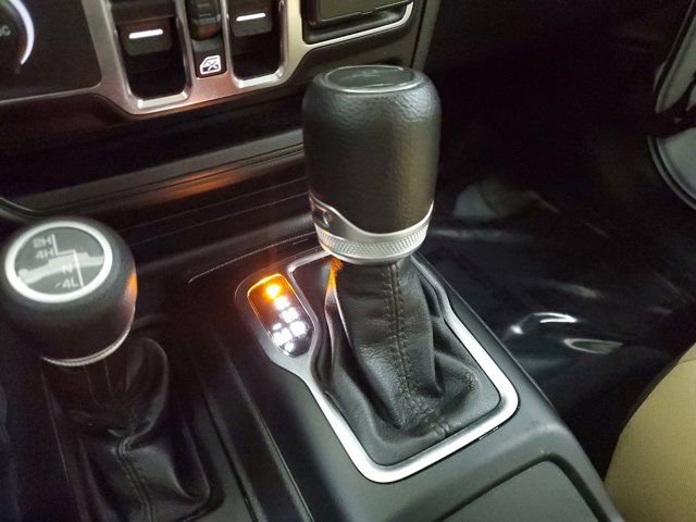 Used 2023 Jeep Gladiator Sport AWD/4WD image 23