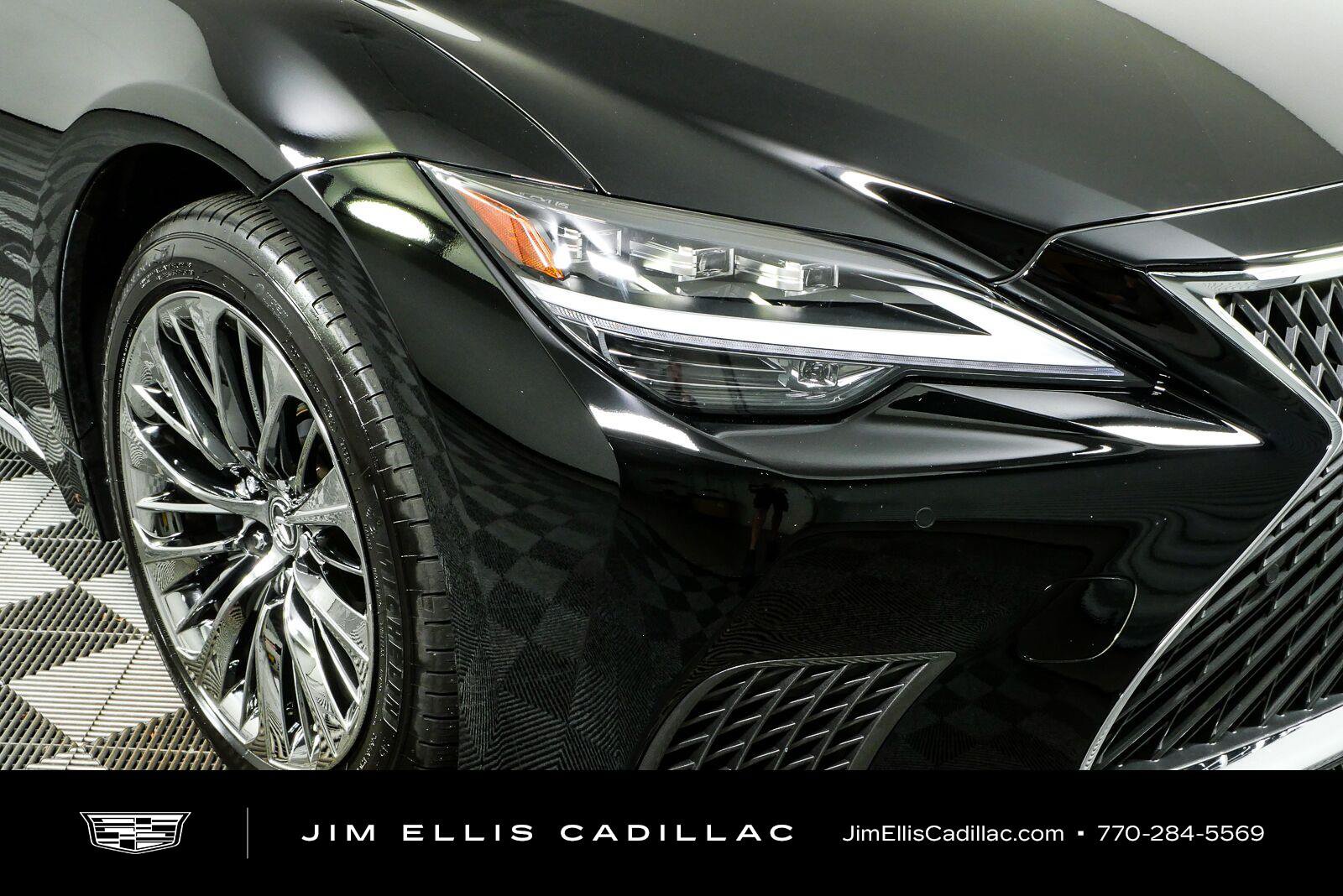 Used 2021 Lexus LS 500 w/ Accessory Package (Z1) RWD image 36