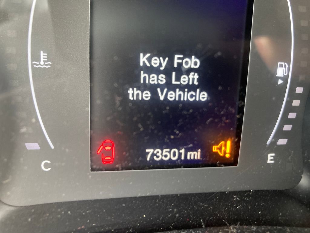 Used 2018 Jeep Renegade Latitude w/ Cold Weather Group image 21