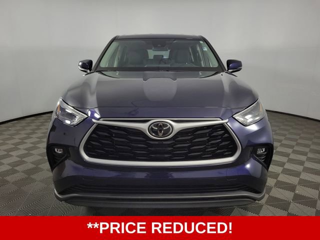 Used 2023 Toyota Highlander LE image 2