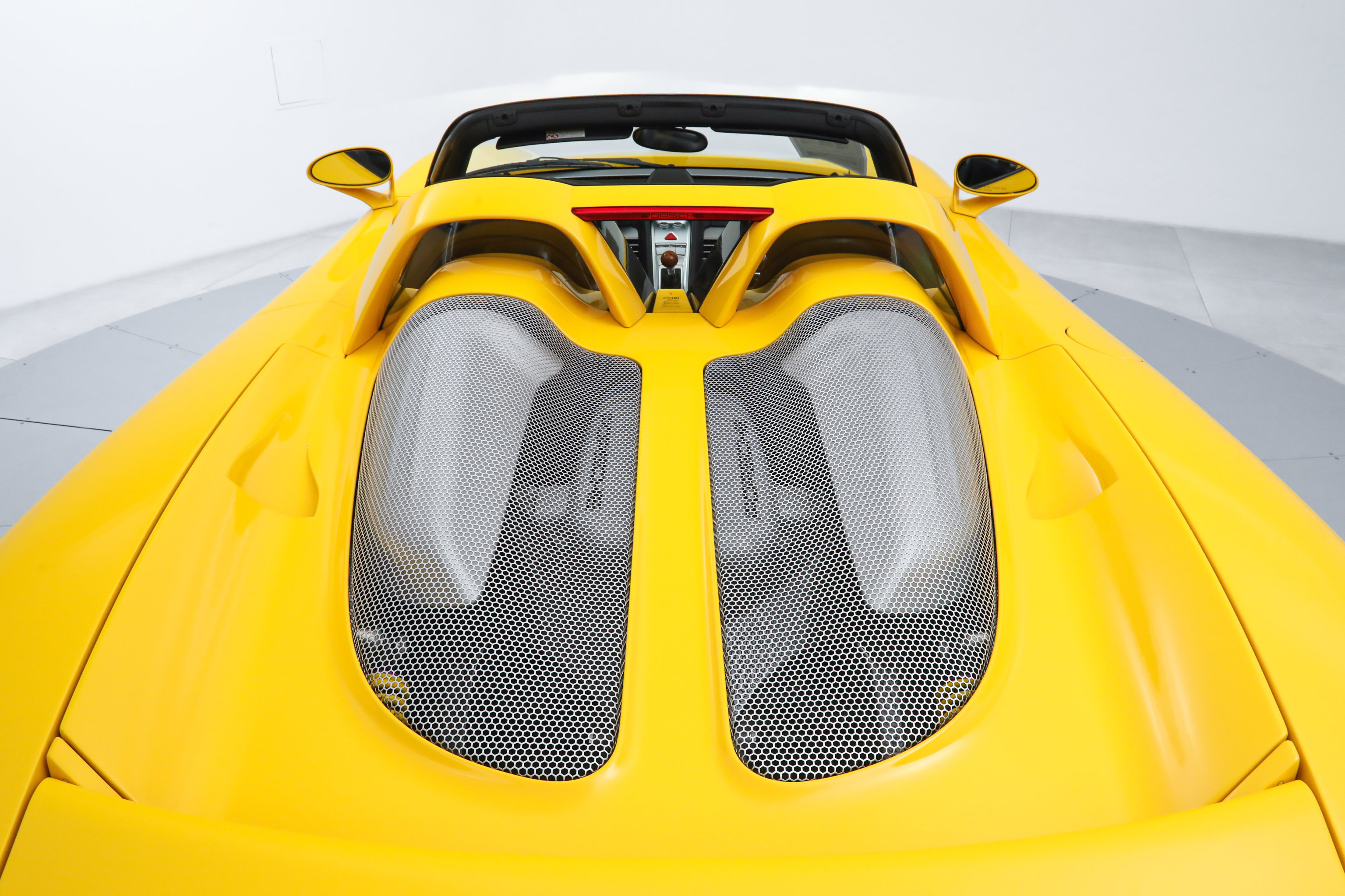 Used 2005 Porsche Carrera GT RWD image 36