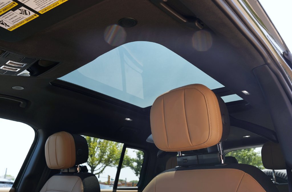 New 2026 Land Rover Defender 110 X AWD/4WD image 13