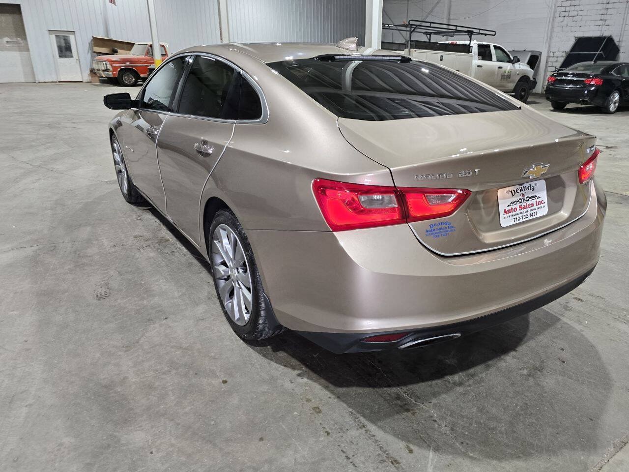 Used 2018 Chevrolet Malibu Premier w/ Premier Sun and Wheel Package FWD image 9