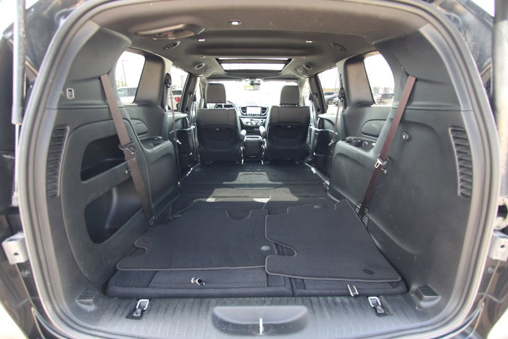 Used 2023 Chrysler Pacifica Touring-L w/ S Appearance Package image 12