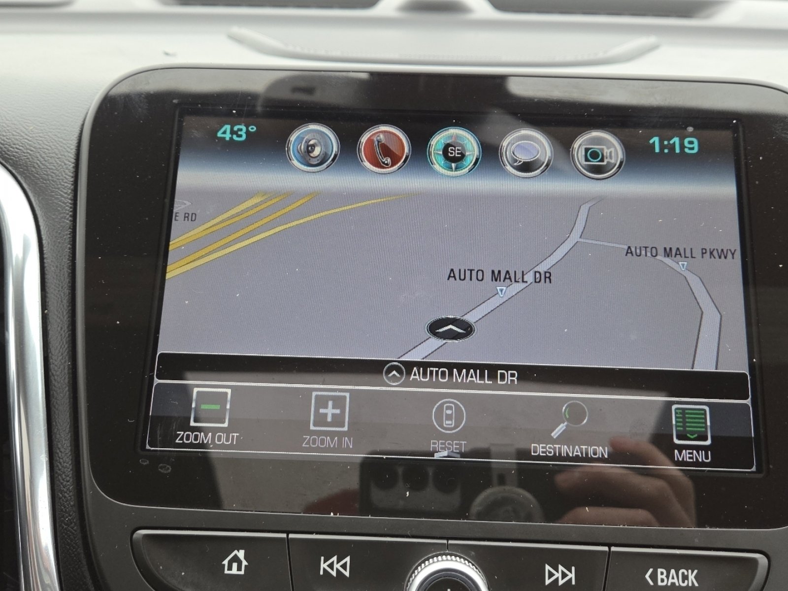 Used 2018 Chevrolet Equinox Premier image 4