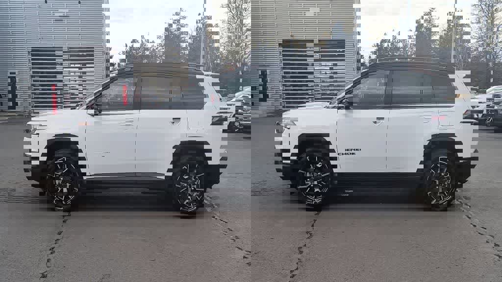 New 2026 Jeep Cherokee Overland w/ Trailer Tow Group image 5