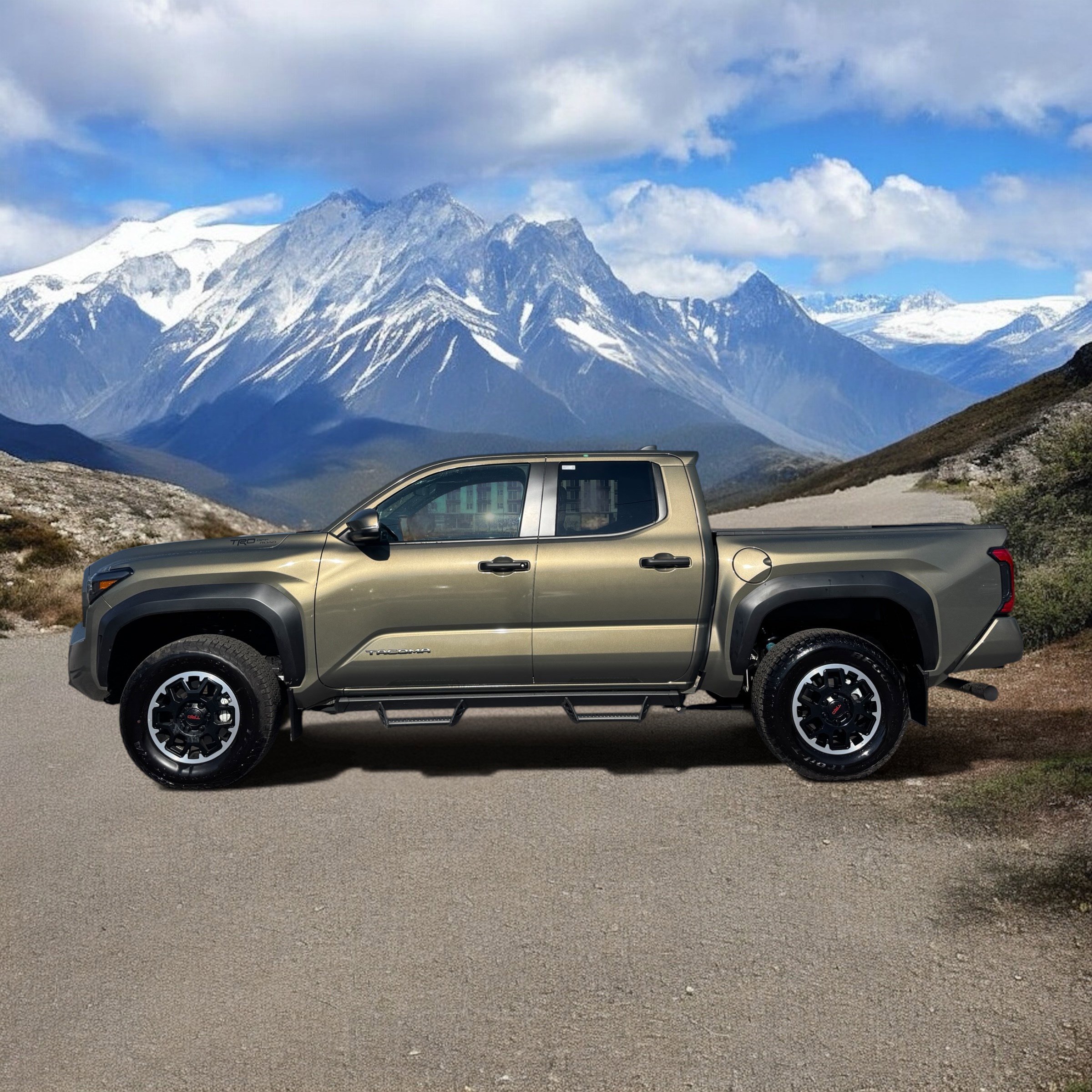 Certified 2024 Toyota Tacoma TRD Off-Road w/ TRD Off Road Upgrade Package AWD/4WD image 2