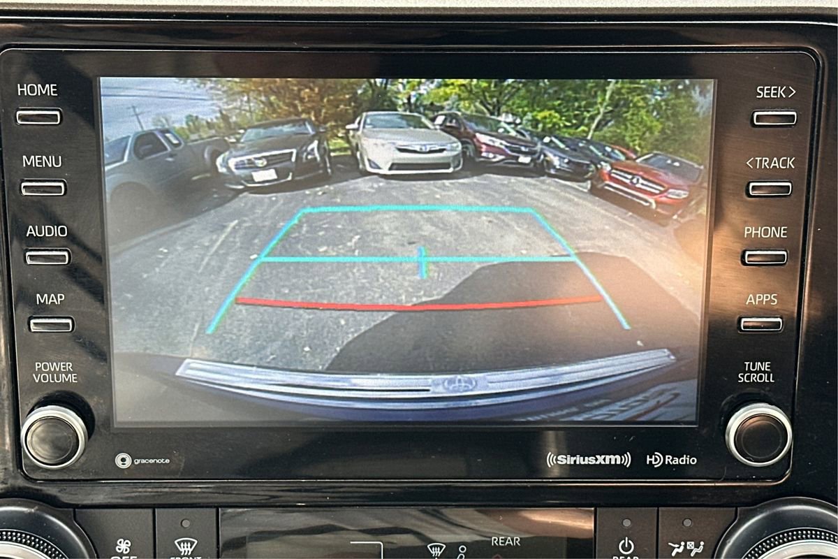 Used 2021 Toyota Highlander XLE image 34