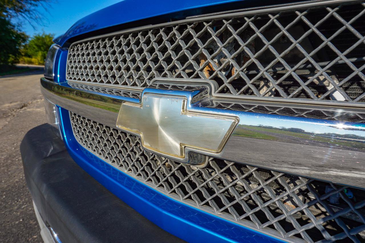 Used 2004 Chevrolet Silverado 2500 LS w/ Snow Plow Prep Package image 13