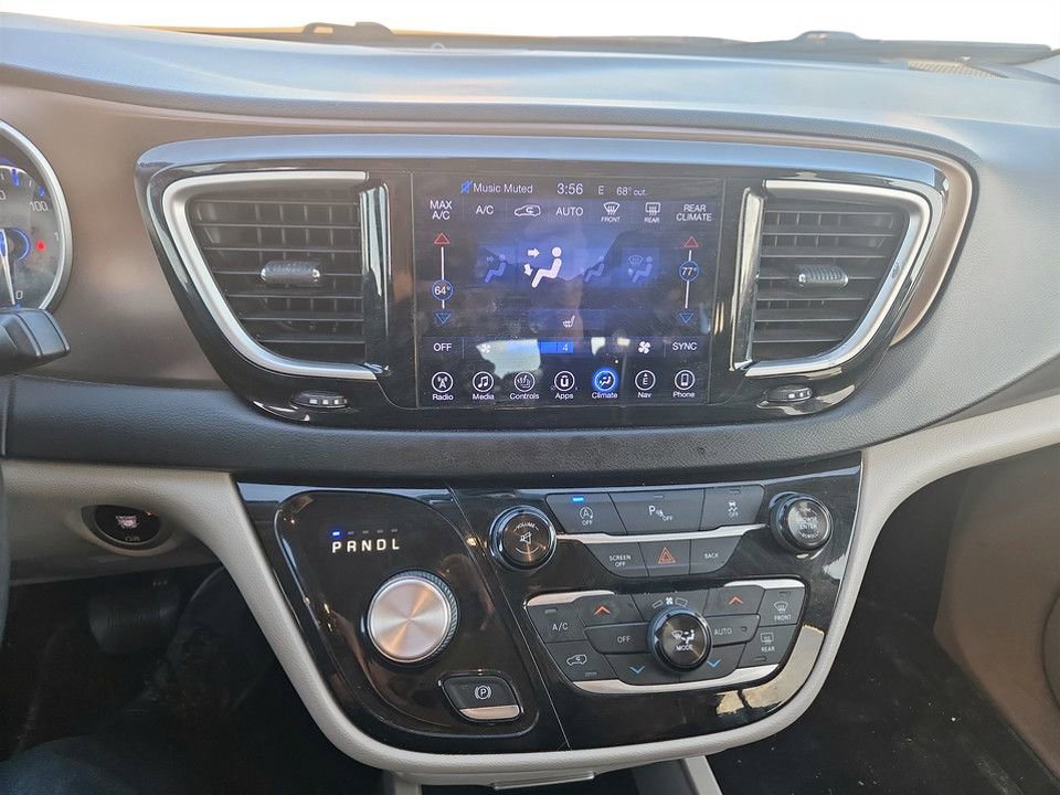 Used 2017 Chrysler Pacifica Touring-L image 24