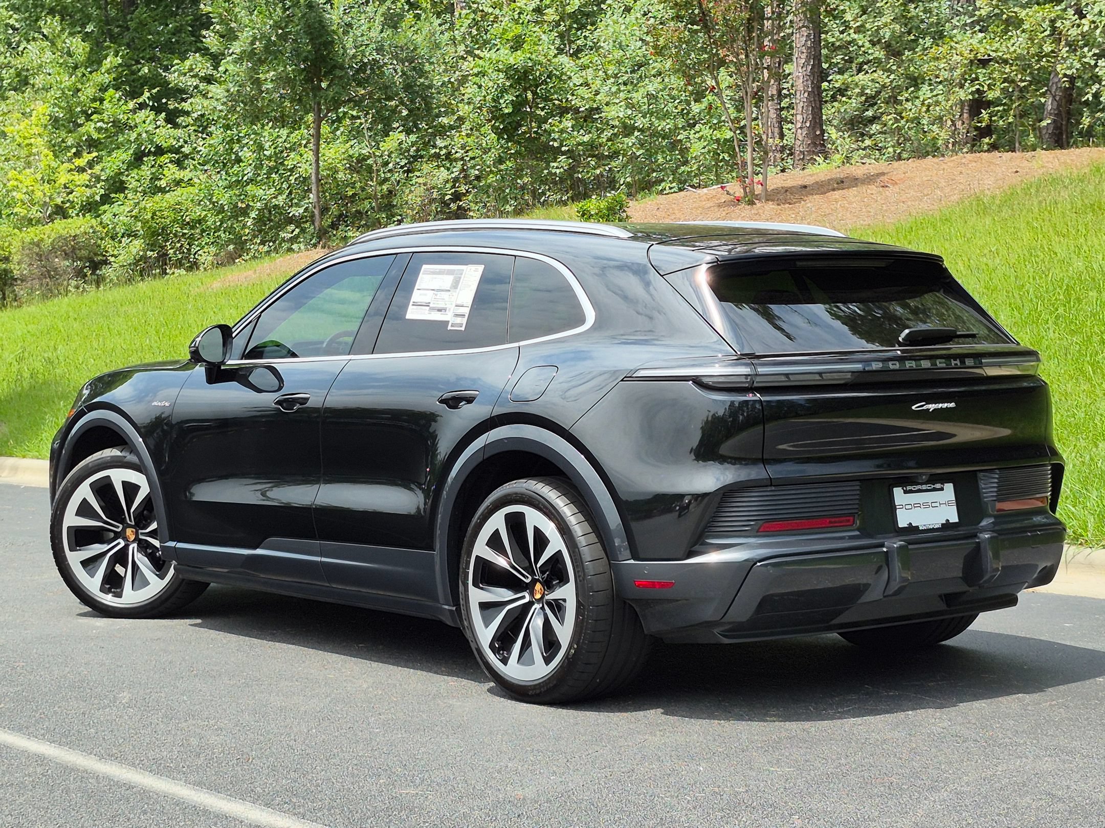New 2026 Porsche Cayenne Coupe AWD/4WD image 3