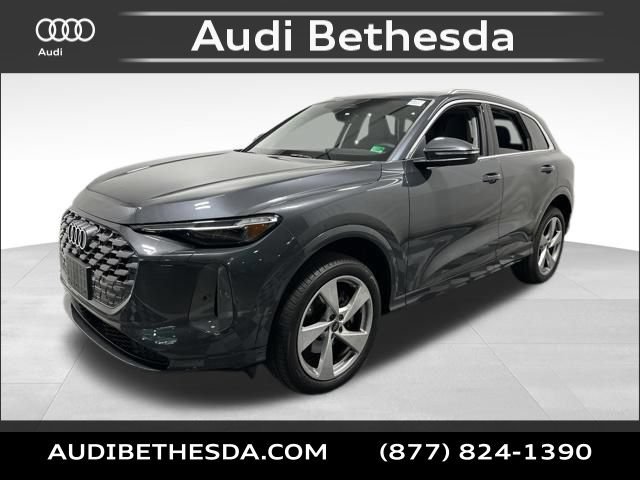 Certified 2025 Audi Q5 Premium AWD/4WD image 3