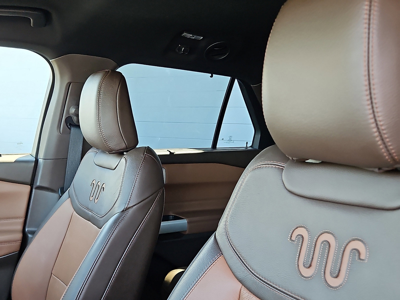 Used 2022 Ford Explorer King Ranch w/ Technology Package image 7