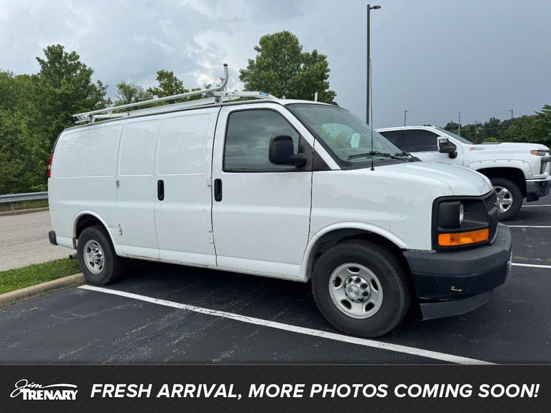 Used 2017 Chevrolet Express 3500 RWD image 1