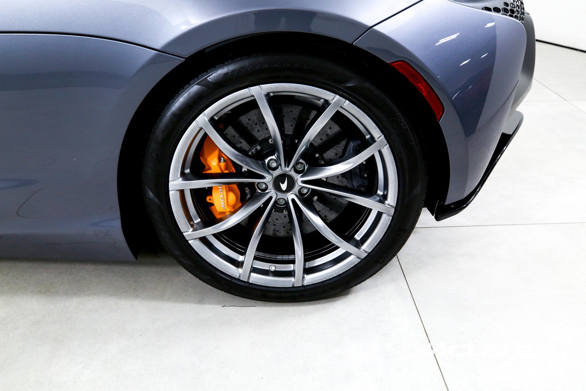 Used 2023 McLaren Artura image 28